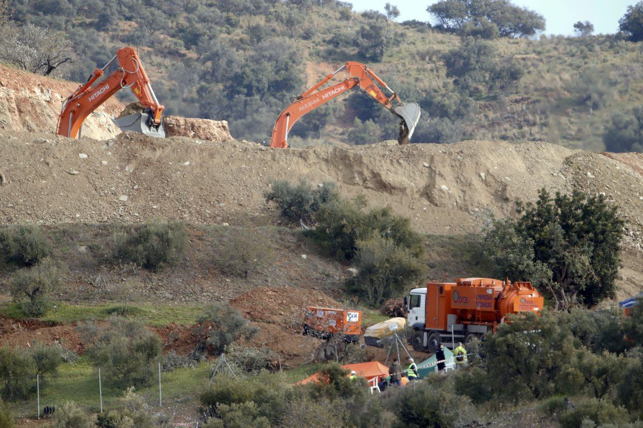 Obras del túnel vertical paralelo al pozo donde cayó el pequeño Julen. EP