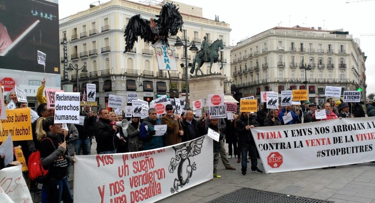 Concentración en Puerta del Sol contra la venta de viviendas del IVIMA. FRAVM