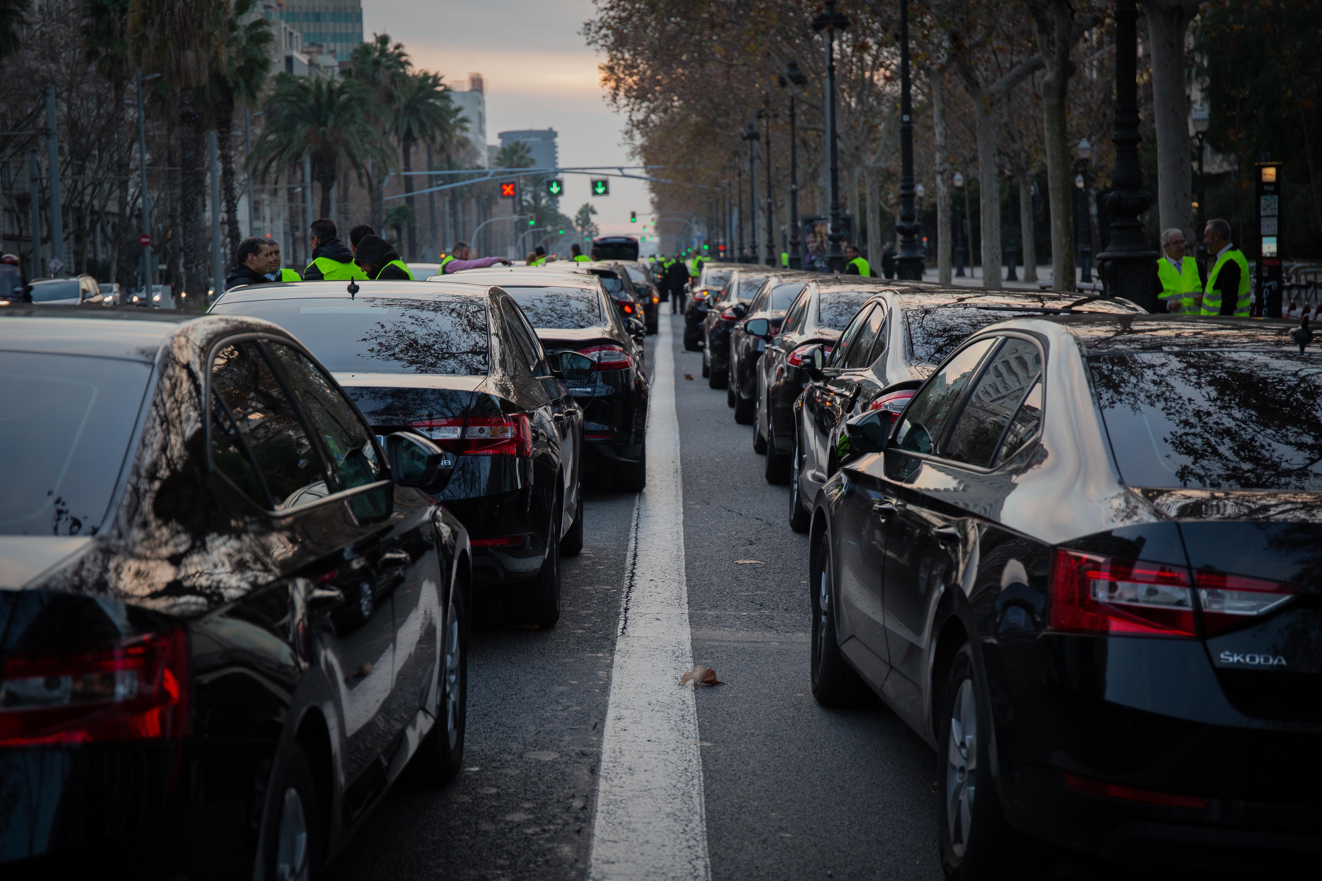 Los conductores de Cabify, a su vez, protestan en la Diagonal de Barcelona - David Zorrakino Europa Press