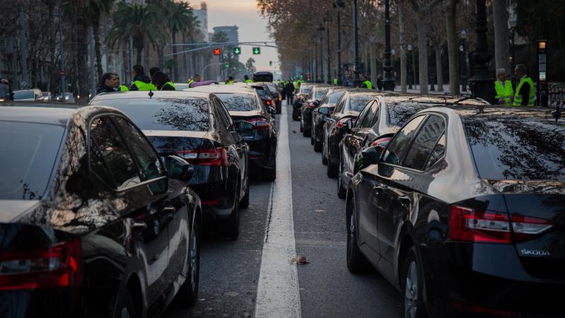 Los conductores de Cabify, a su vez, protestan en la Diagonal de Barcelona - David Zorrakino Europa Press