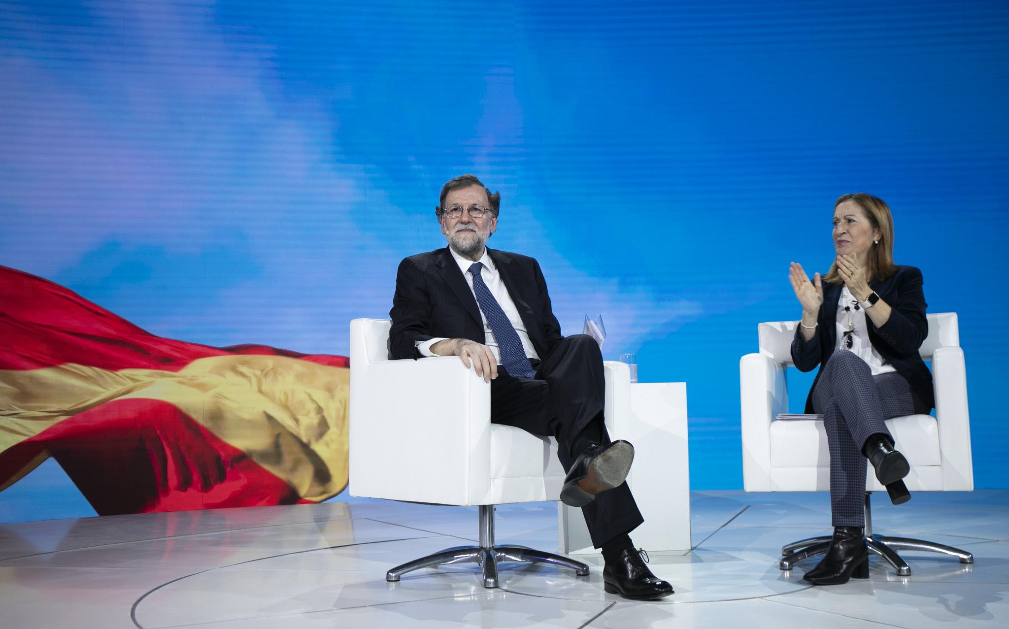 Mariano Rajoy, entrevistado por Ana Pastor (la política) en la Convención Nacional del PP