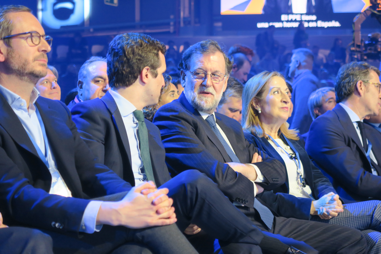 Pablo Casado, líder del PP, y el expresidente del Gobierno Mariano Rajoy. ELPLURAL