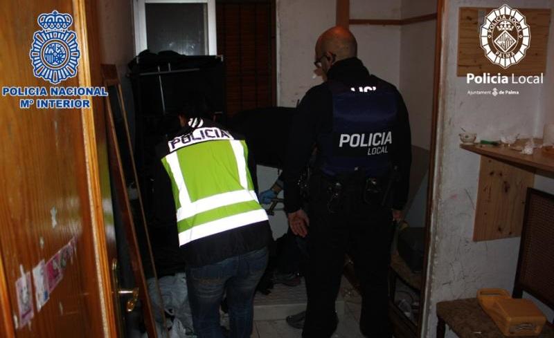 Agentes de la Policía Nacional y de la Policía de Mallorca durante una operación. Ministerio del Interior. Archivo