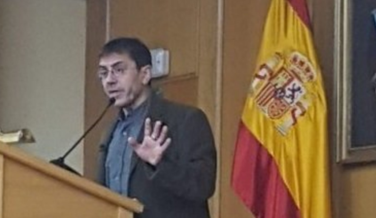 Juan Carlos Monedero en unos cursos de militares