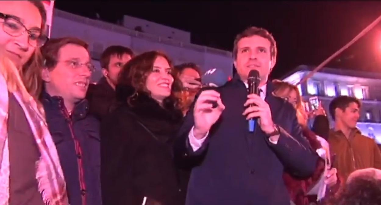 Pablo Casado durante la concentración de venezolanos en Sol