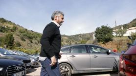Juan José Cortés atiende a los medios para informar sobre el rescate en Totalán.
