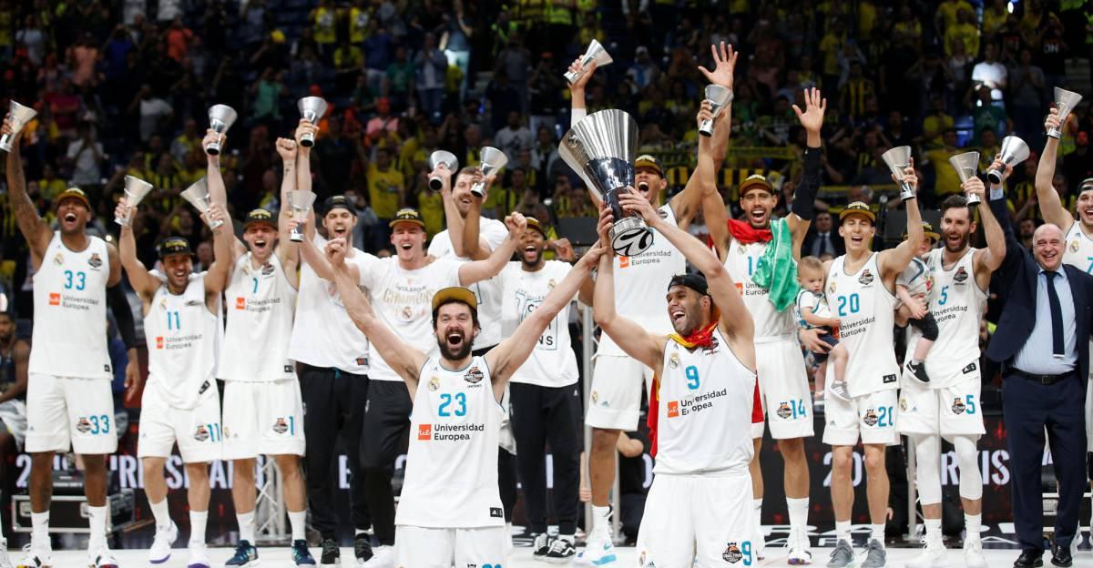 El Real Madrid celebra la conquista de la Décima Copa de Europa. Twitter: @RMBalonceso