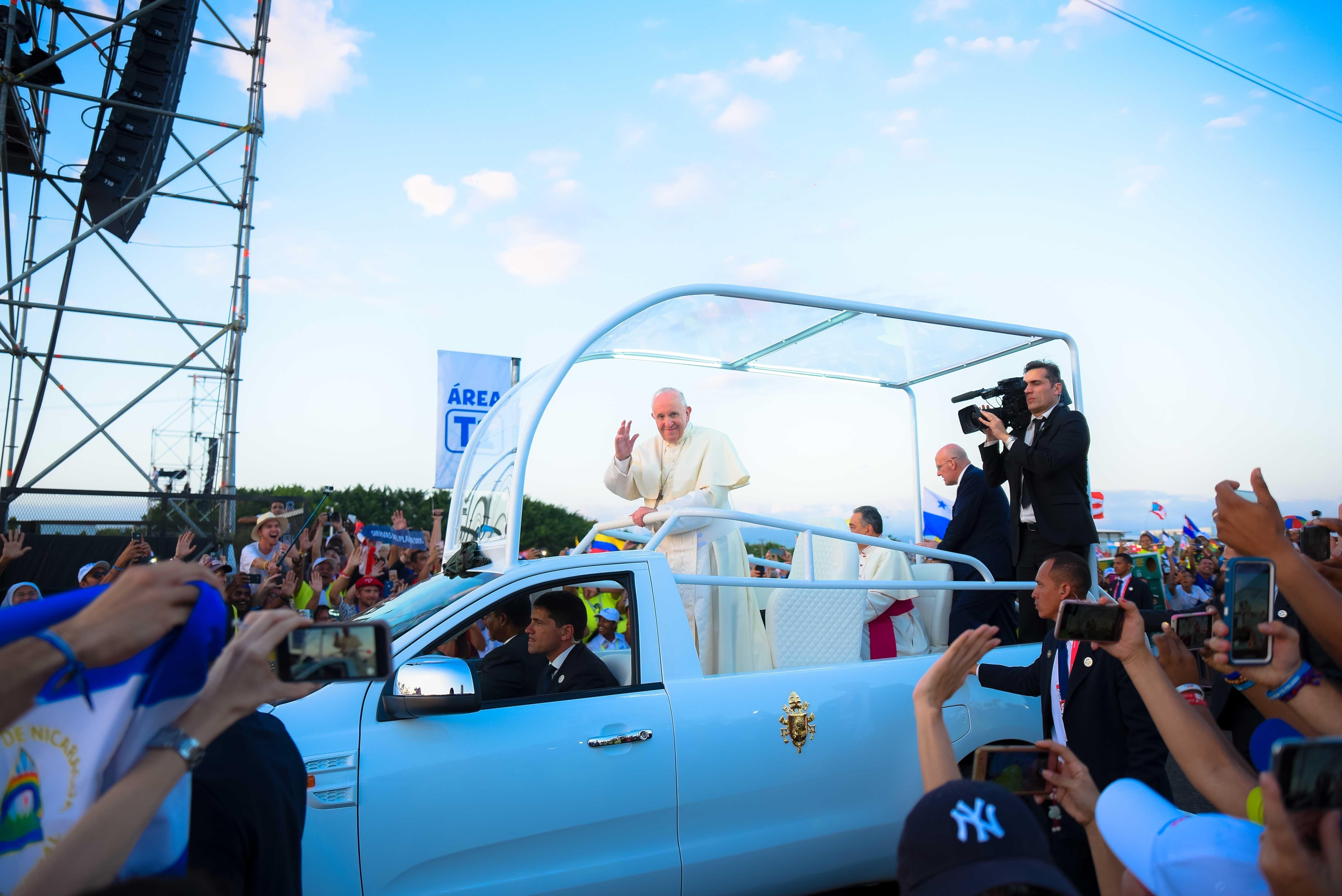 El Papa anima a los jóvenes a seguir a María, la influencer de Dios, y les pide que no tengan miedo