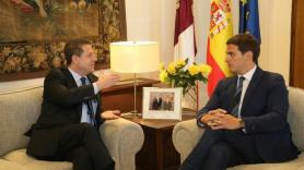 Emiliano García-Page y Albert Rivera en el Palacio de Fuensalida.