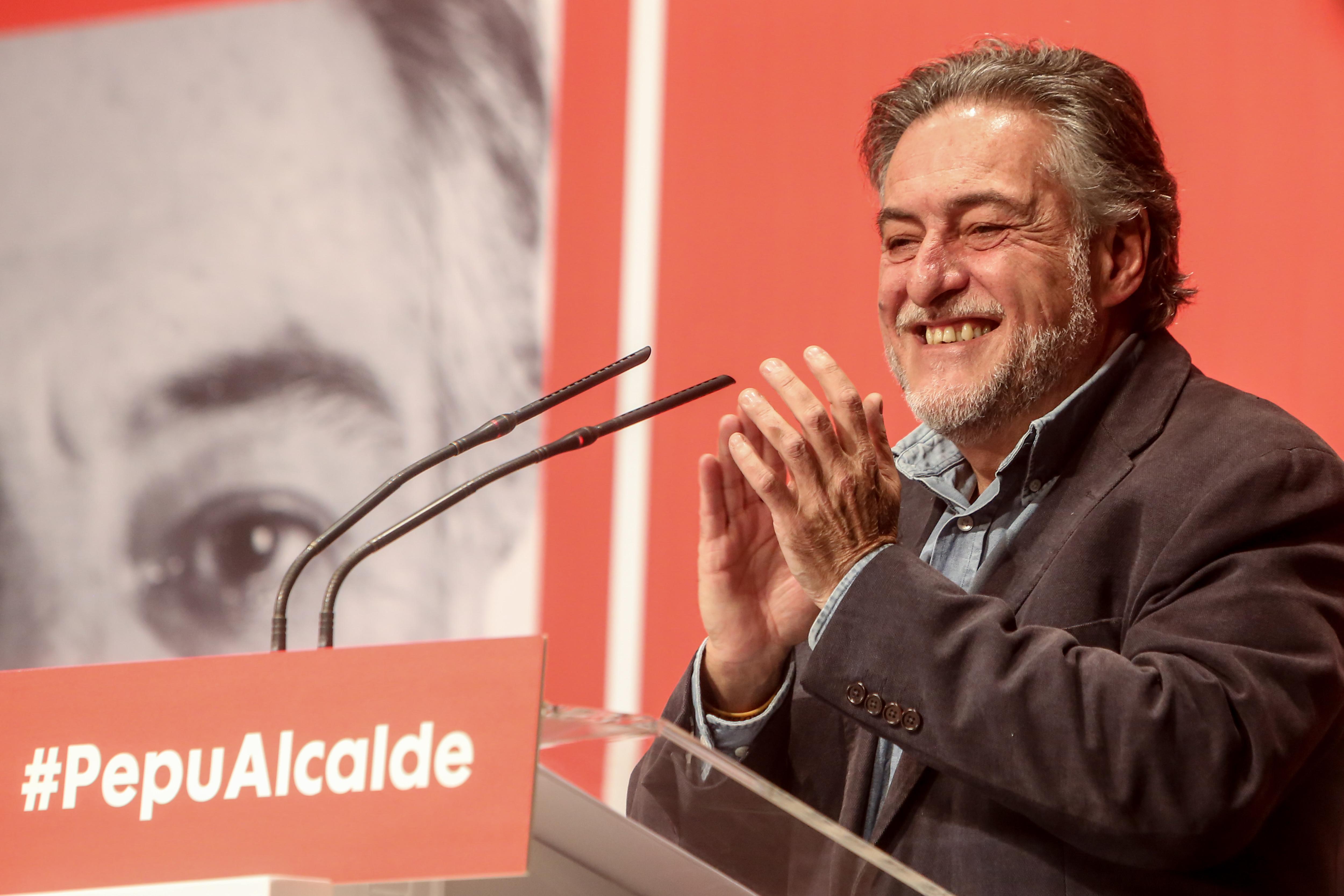 El exseleccionador nacional de baloncesto, Pepu Hernández, durante su presentación como posible candidato del PSOE al Ayuntamiento de Madrid.