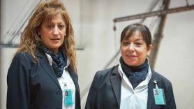 Marisa y María Eugenia trabajan como auxiliares de Información en el Museo Naval de Madrid Ambas tienen una diversidad funcional