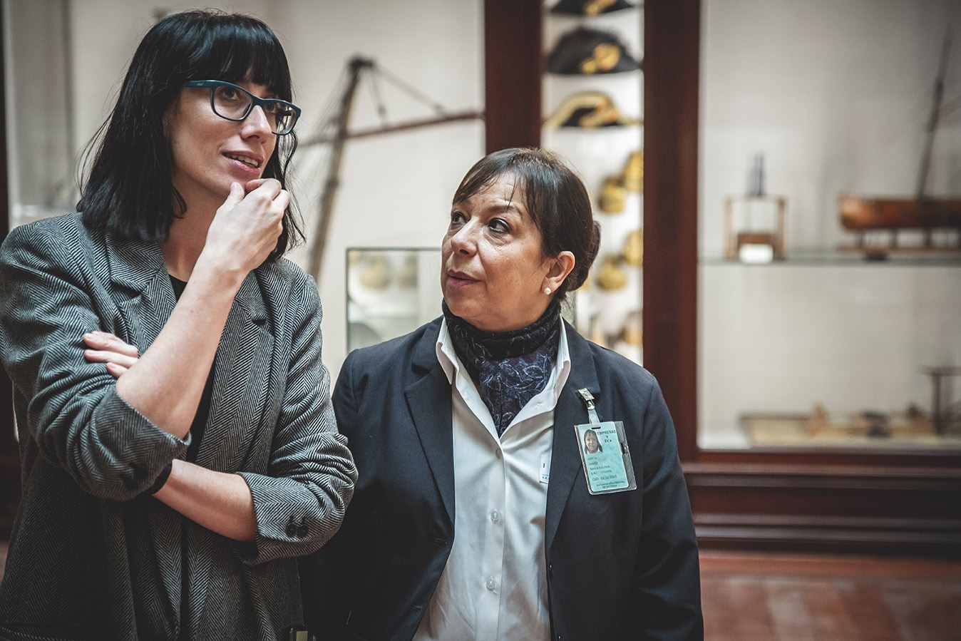 Carla Corpas, a la izquierda, es técnica de la unidad de apoyo a la actividad profesional de Integra CEE y da apoyo social a los trabajadores de la entidad