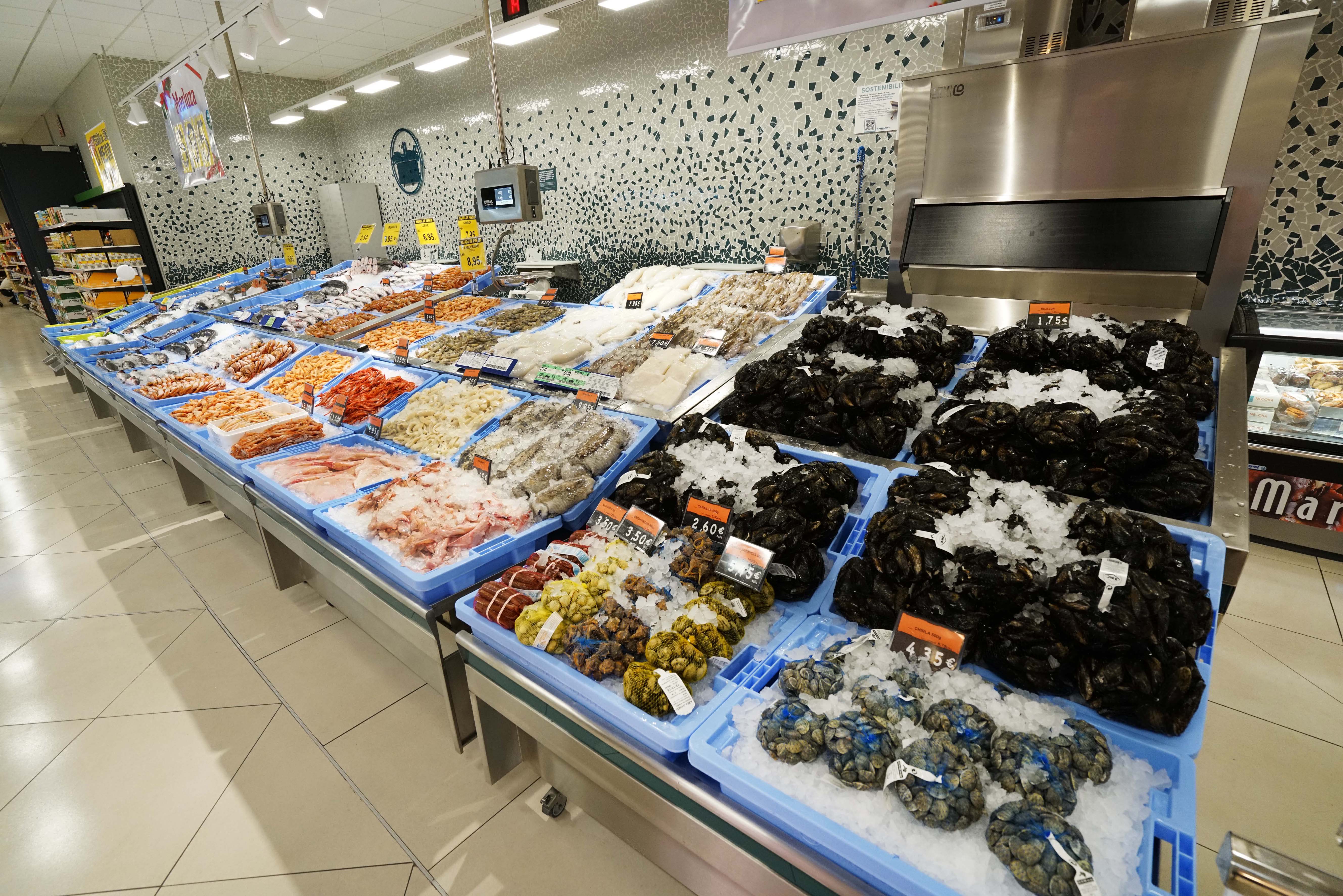 Seccion de pescadería en una tienda Mercadona