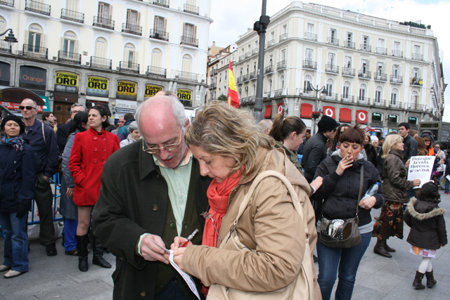 Los ultracatólicos amenazan a Rajoy con ‘vengar’ su traición y pedir que “no se vote al PP”