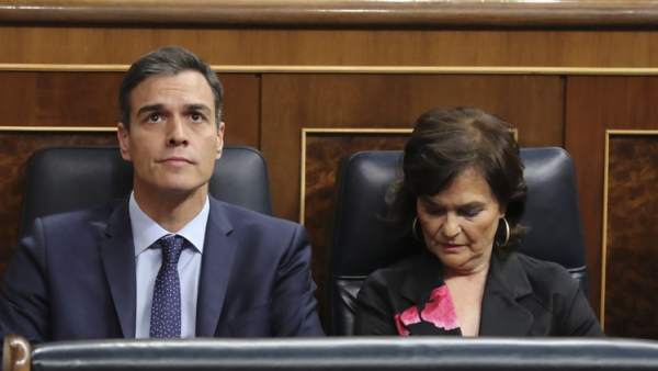 El presidente del Gobierno, Pedro Sánchez, y la vicepresidenta, Carmen Calvo, en el Congreso. La Sexta