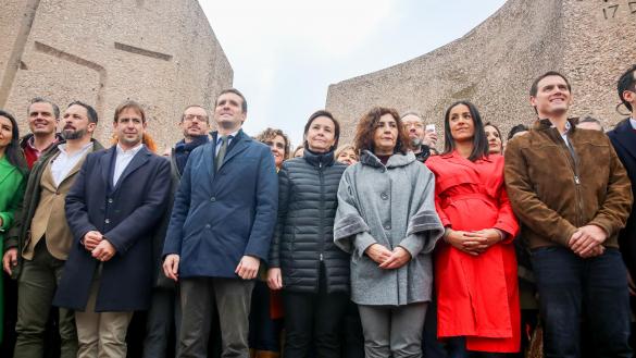Santiago Abascal, Pablo Casado y Albert Rivera. Santiago Abascal, Pablo Casado y Albert Rivera.
