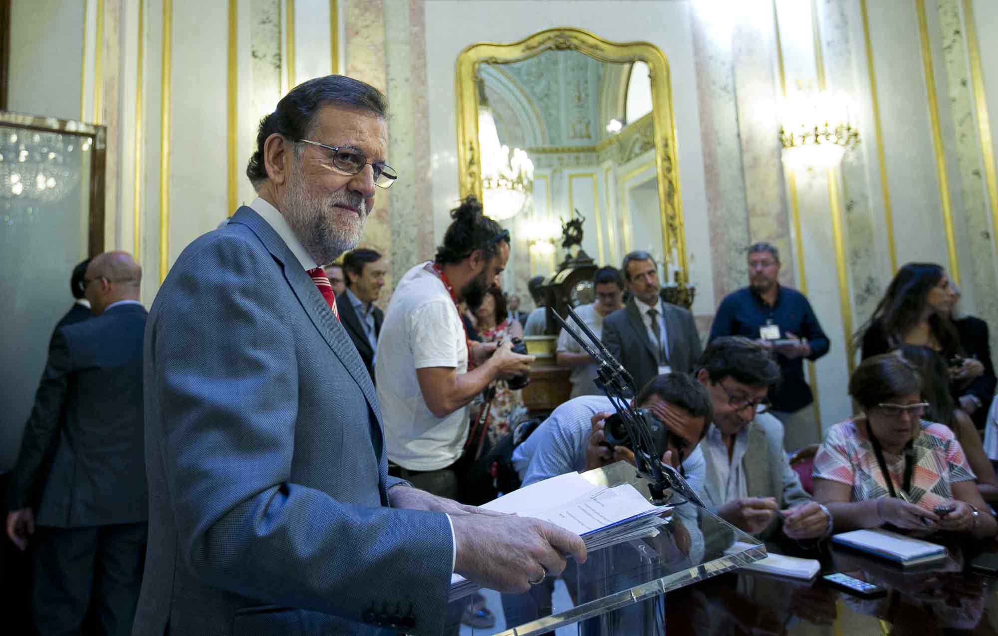 El presidente del Gobierno en funciones, Mariano Rajoy, ofrece una rueda de prensa en el Congreso de los Diputados. 