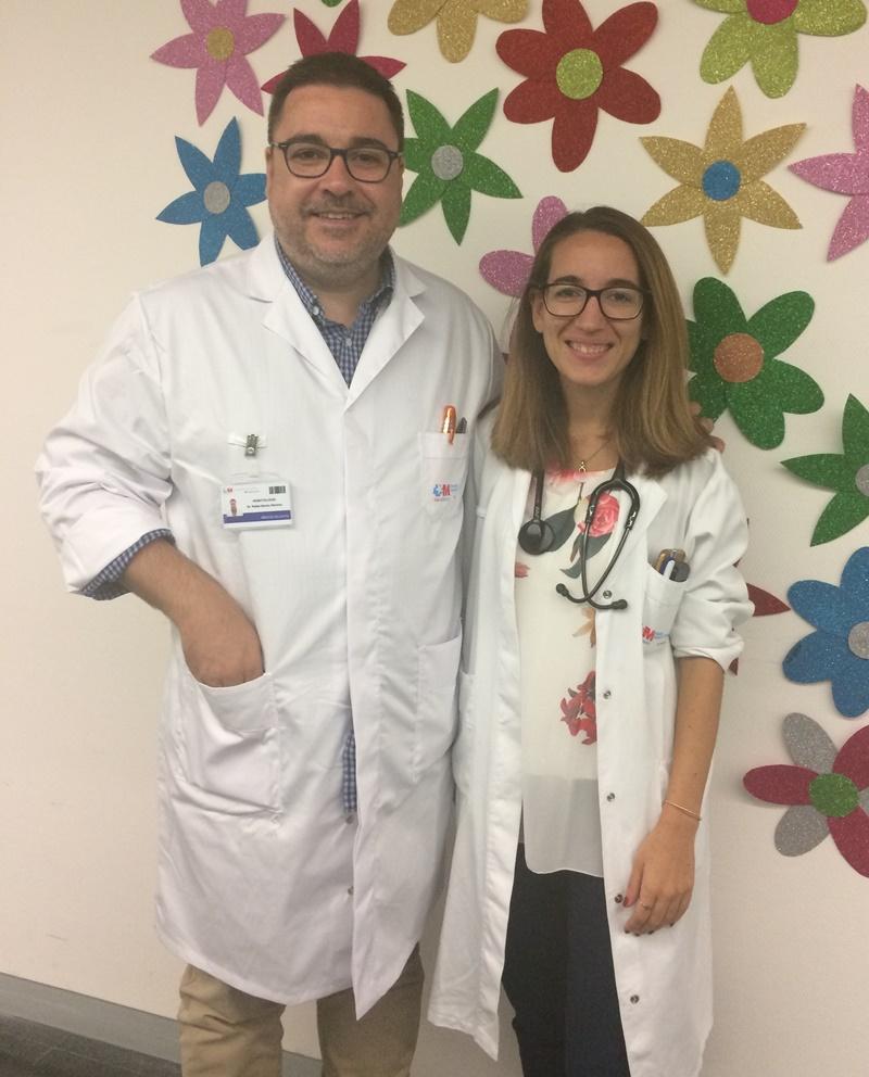 El Dr. Martos , jefe del Servicio de Hematología del HGV, y la Dra. Yuste, especialista del mismo departamento