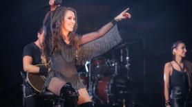 Malú durante uno de sus conciertos.
