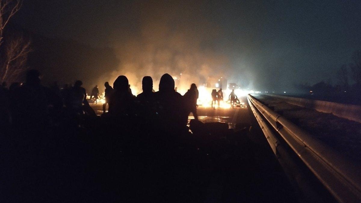 Los CDR cortan una decena de carreteras catalanas por la huelga 