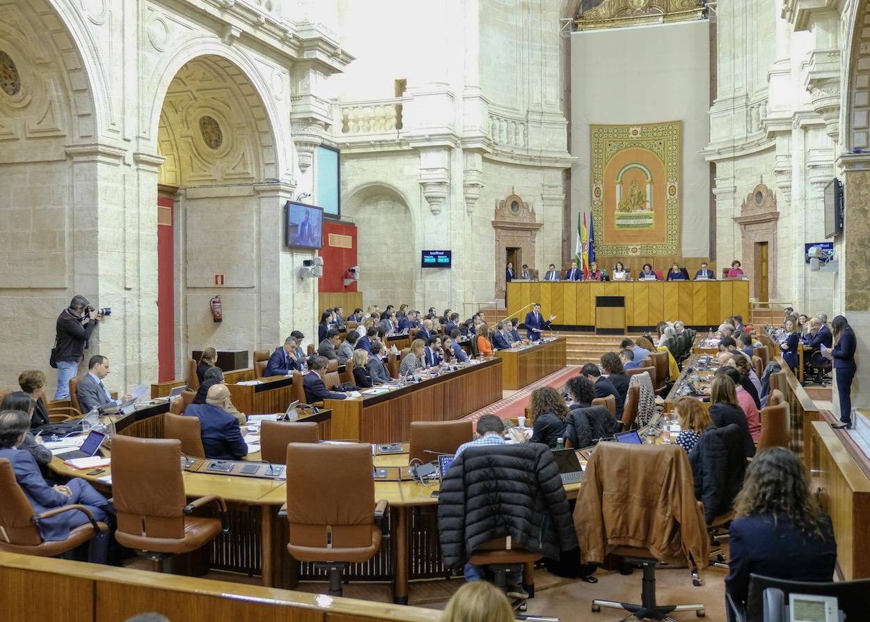 Salón de plenos del Parlamento andaluz.
