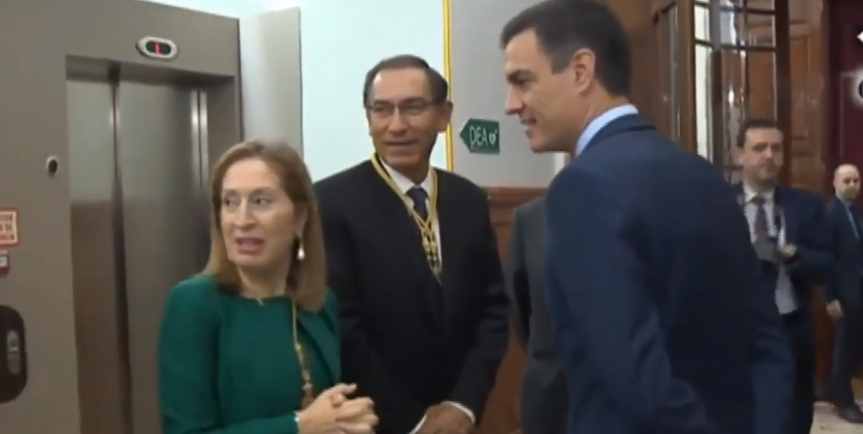 Ana Pastor, Pedro Sánchez y García Escudero junto al presidente de Perú, Vizcarra