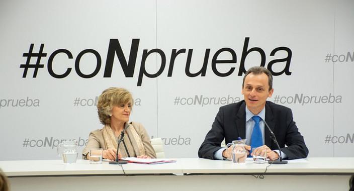 María Luisa Carcedo y Pedro Duque presentan la nueva campaña #CoNprueba contra pseudoterapias y pseudociencia / Agencia Sinc