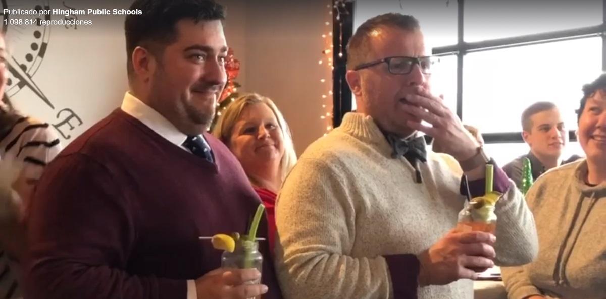 El profesor gay sorprendido por sus alumnos el día de su boda