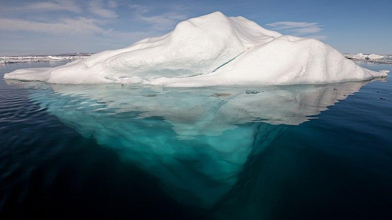 Iceberg en el Ártico. Foto: AWeith