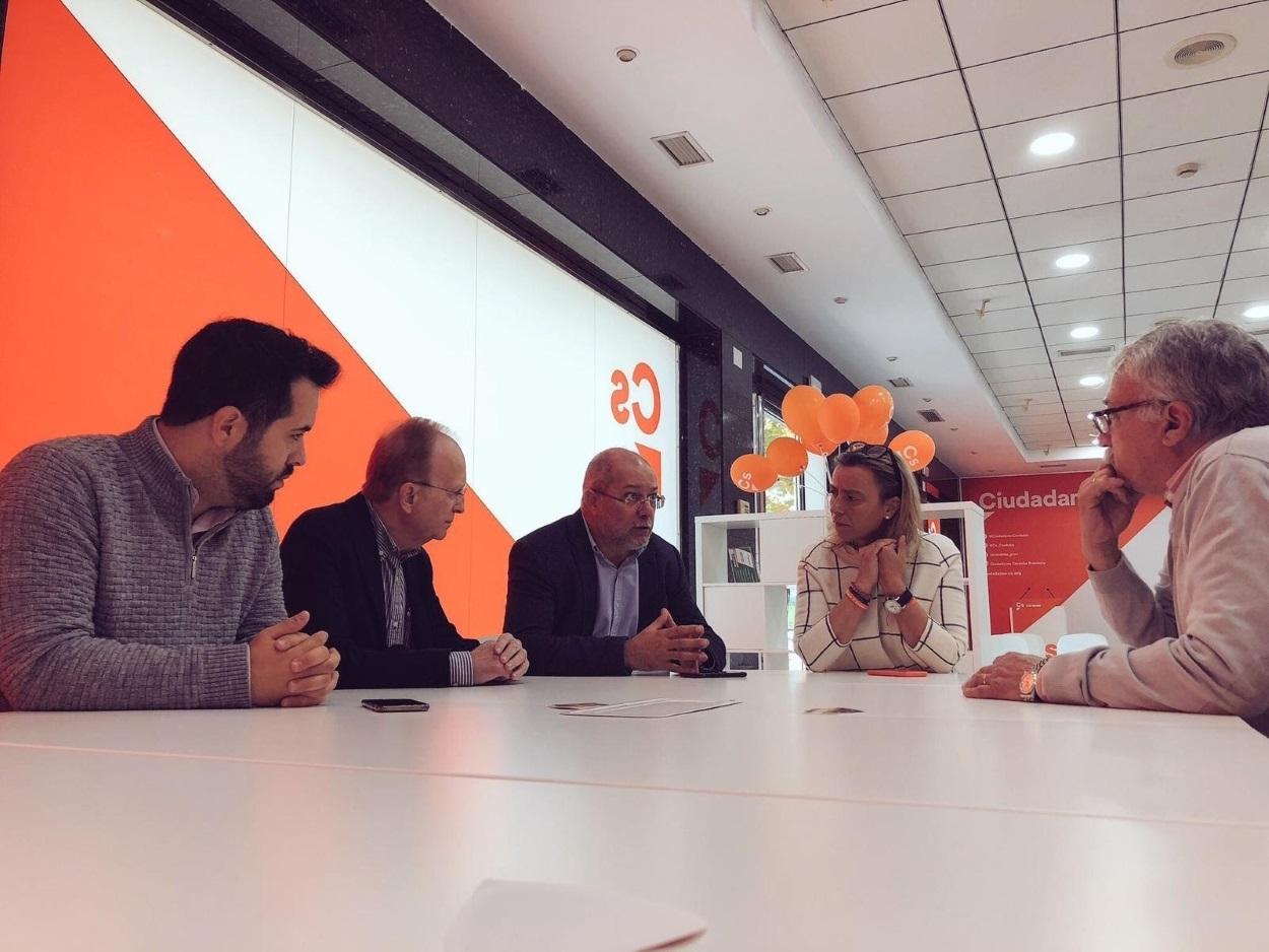 Francisco Igea junto a varios integrantes de Ciudadanos