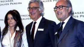 Emilio Cuatrecasas, en el centro, en un acto de su despacho de abogados. Cuatrecasas, Gonçalves y Pereira