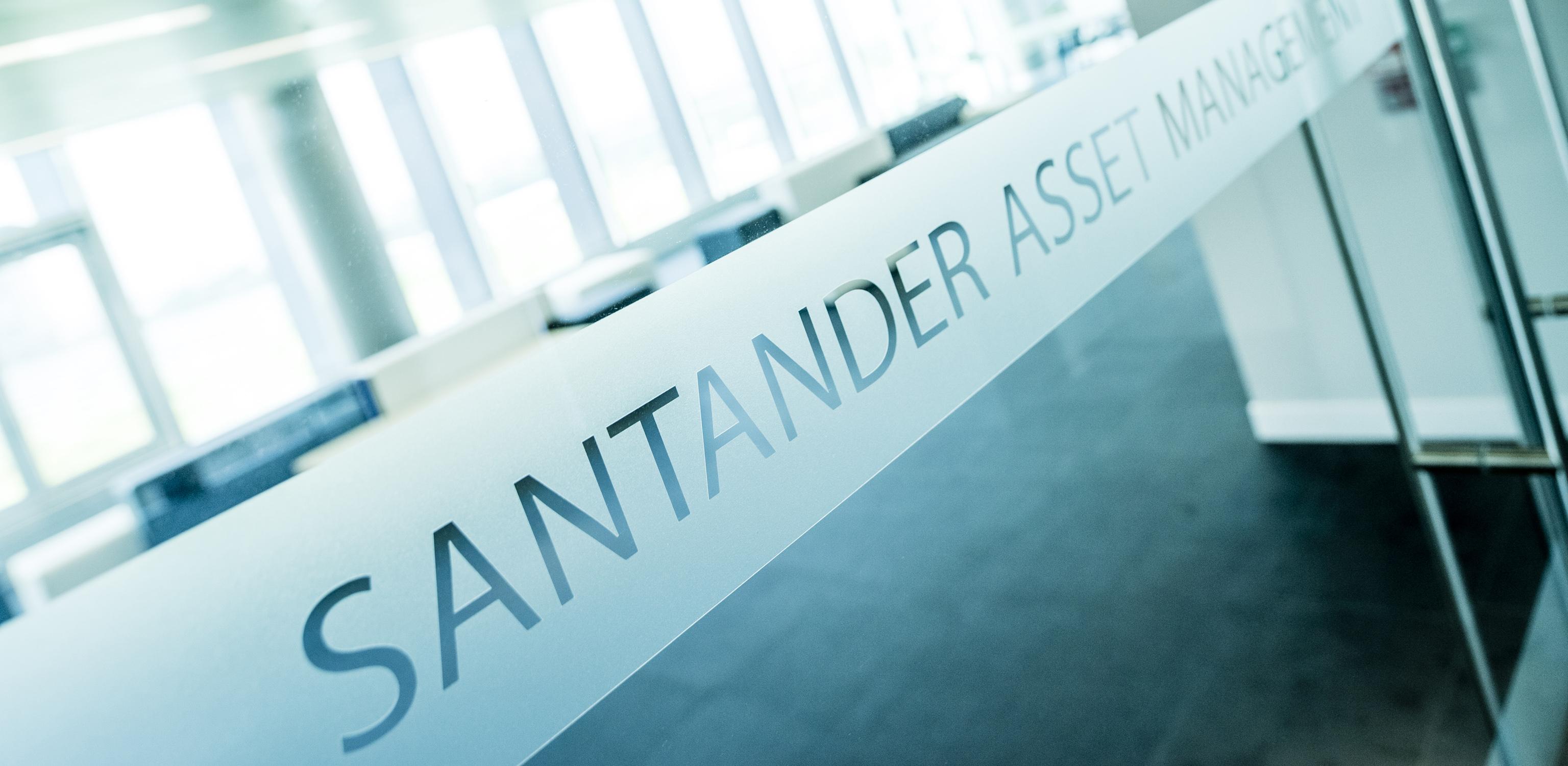 Interior de una de las oficinas de Santander Asset Management