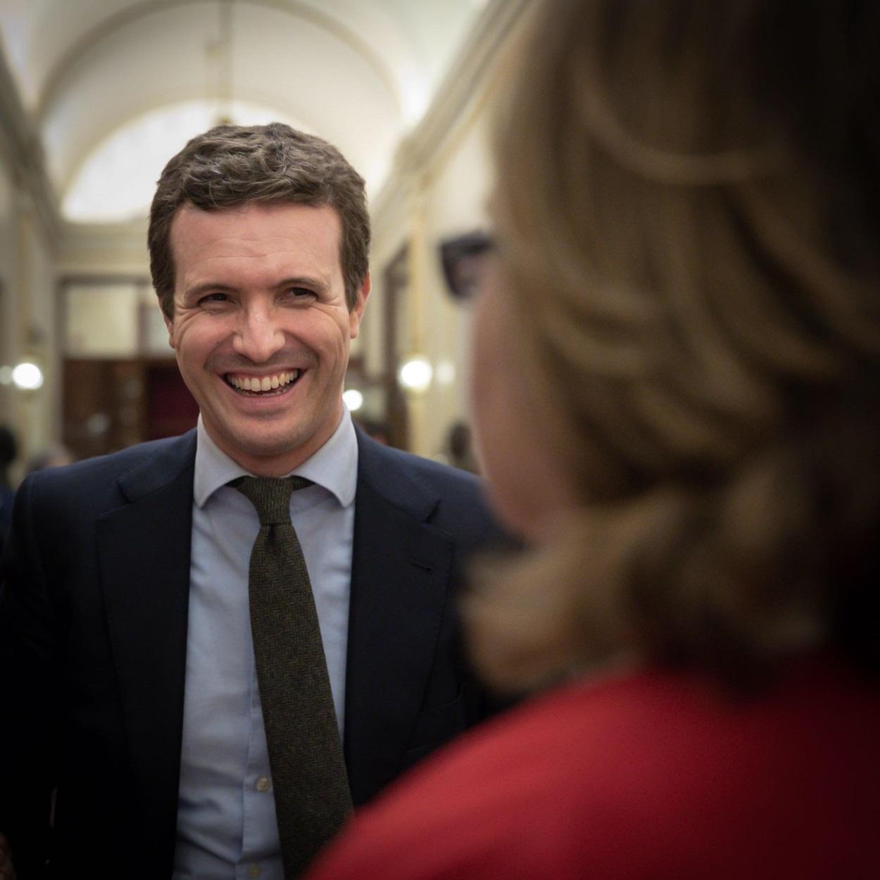 El presidente del PP, Pablo Casado, en los pasillos del Congreso