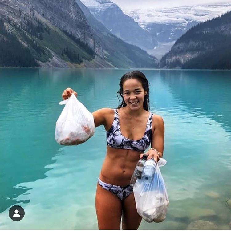 Una chica practica el TrashTag. Foto: BlueFundation75