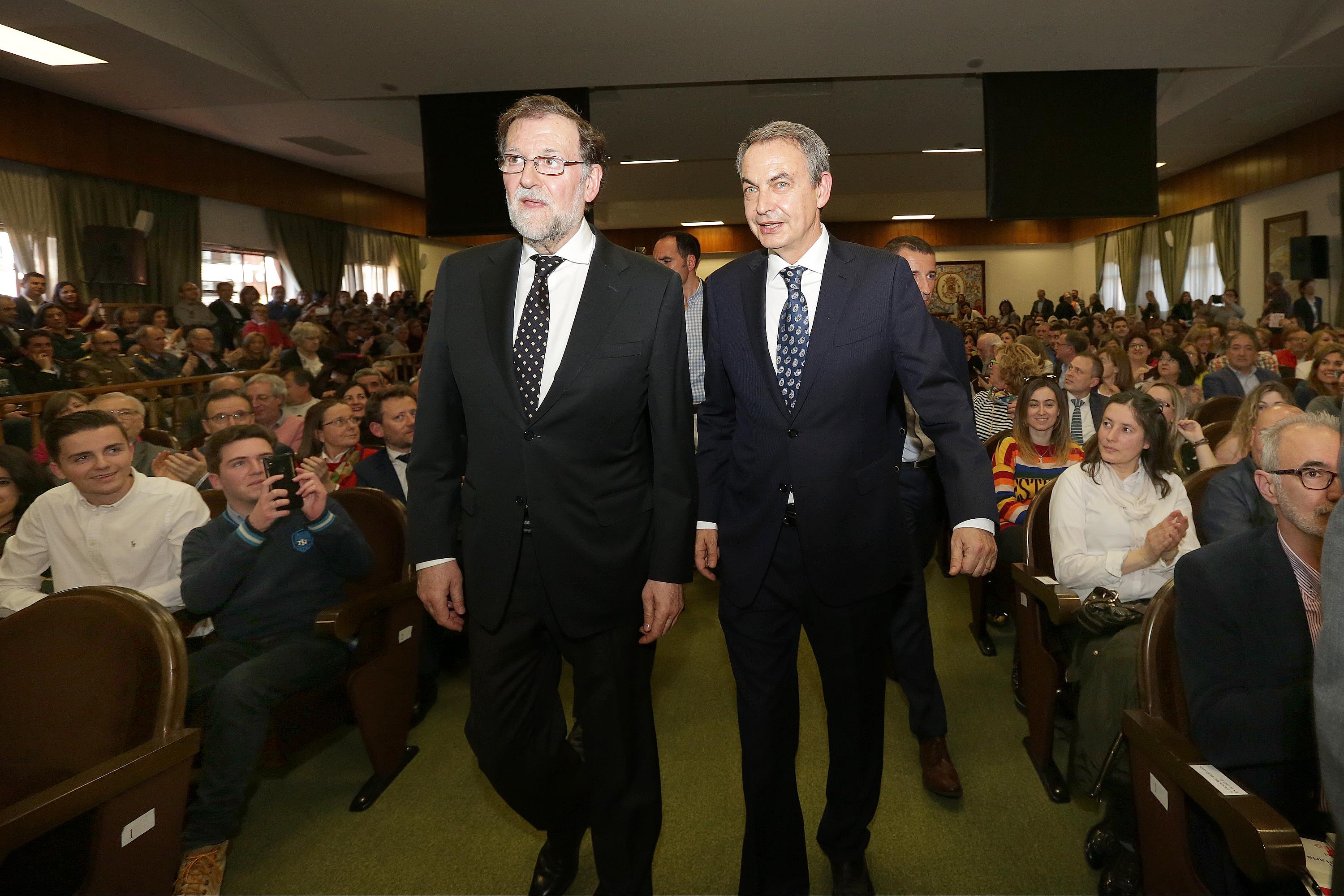Los expresidentes del Gobierno Mariano Rajoy y José Luis Rodríguez Zapatero participan en el debate '¿La consolidación de la Democracia ' 