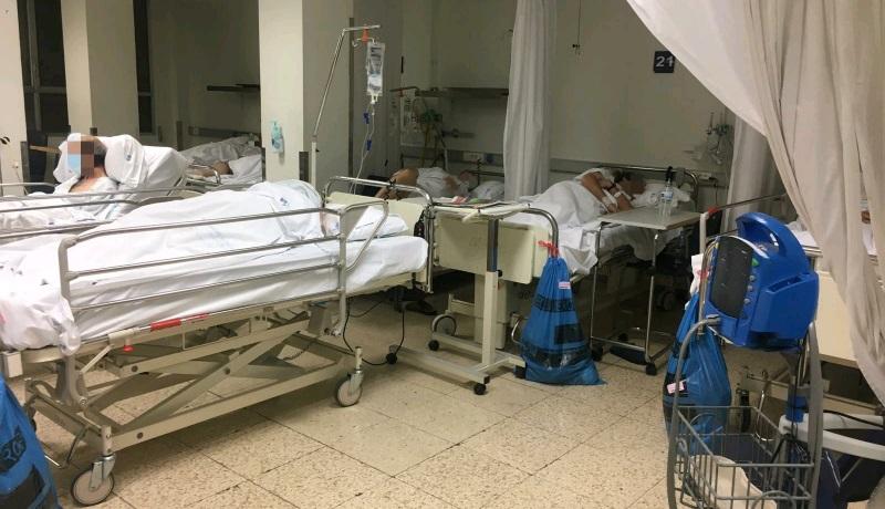 Pacientes hacinados en las salas de Urgencias. Mats