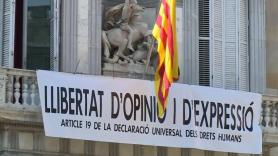 Nueva pancarta en el Palau de la Generalitat - Atresmedia