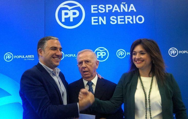 El presidente del PP de Málaga Elías Bendodo, Fernández Montes y la candidata Margarita del Cid. Eran otros tiempos