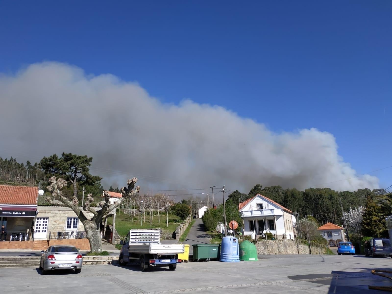 Incendio en Rianxo del 26 de marzo de 2019. EP
