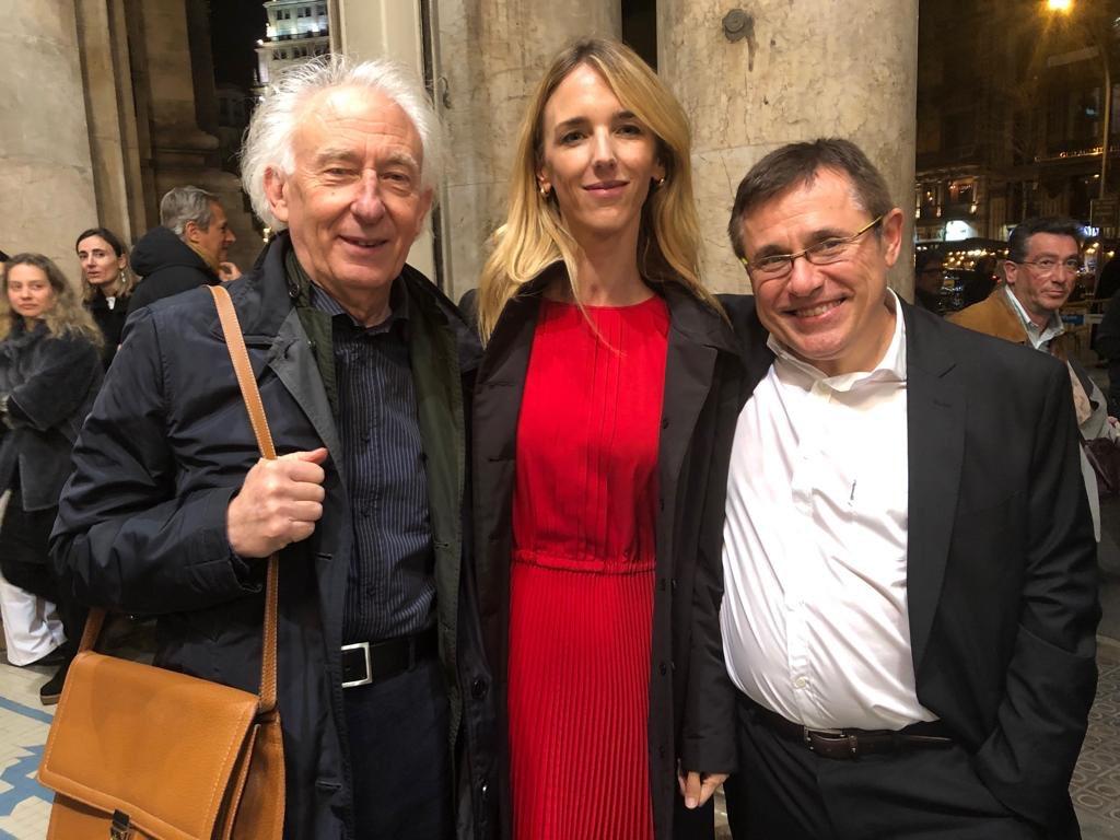 Cayetana Álvarez de Toledo, junto con Albert Boadella y Félix Ovejero. Twitter: @CayetanaAT