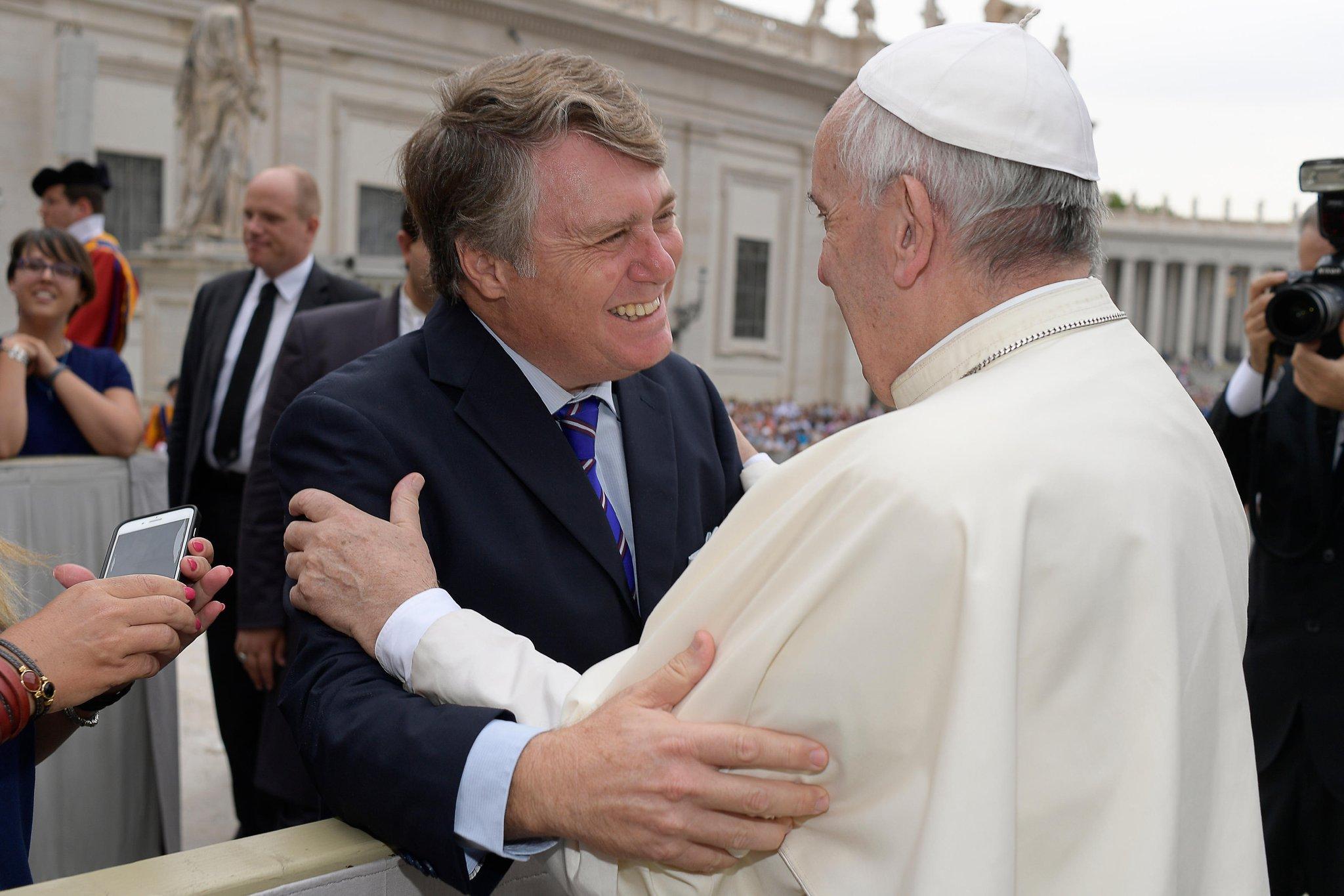 Henrique Cymerman saludando al Papa Francisco - Twitter Henrique Cymerman