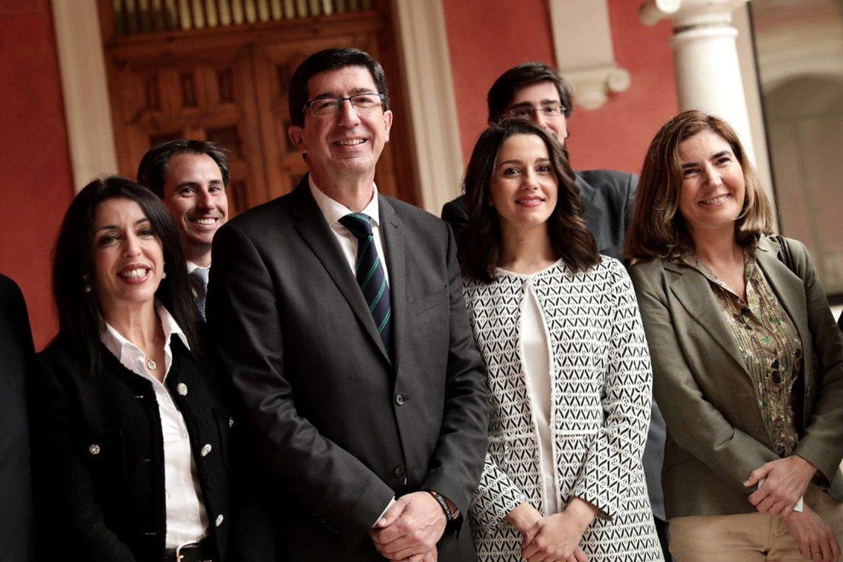 La líder de Cs en Cataluña Inés Arrimadas junto a Juan Marín