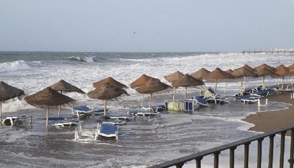 El temporal castiga las playas de Andalucía. Twitter