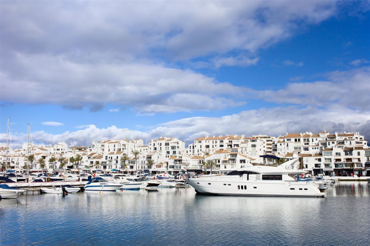 Imagen de archivo Puerto Banús, el puerto deportivo de gran lujo enclavado en Marbella.