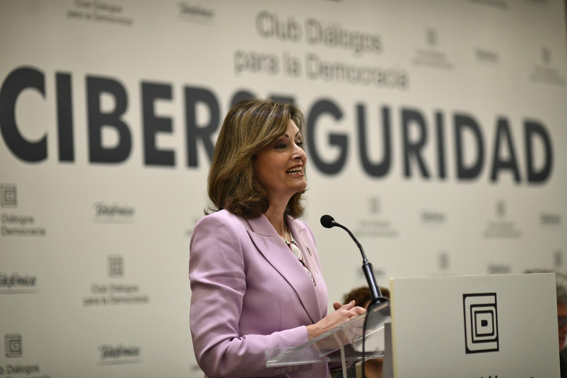 La secretaria de Estado de Seguridad, Ana María Botella, interviene en el Encuentro informativo sobre ciberseguridad. EP