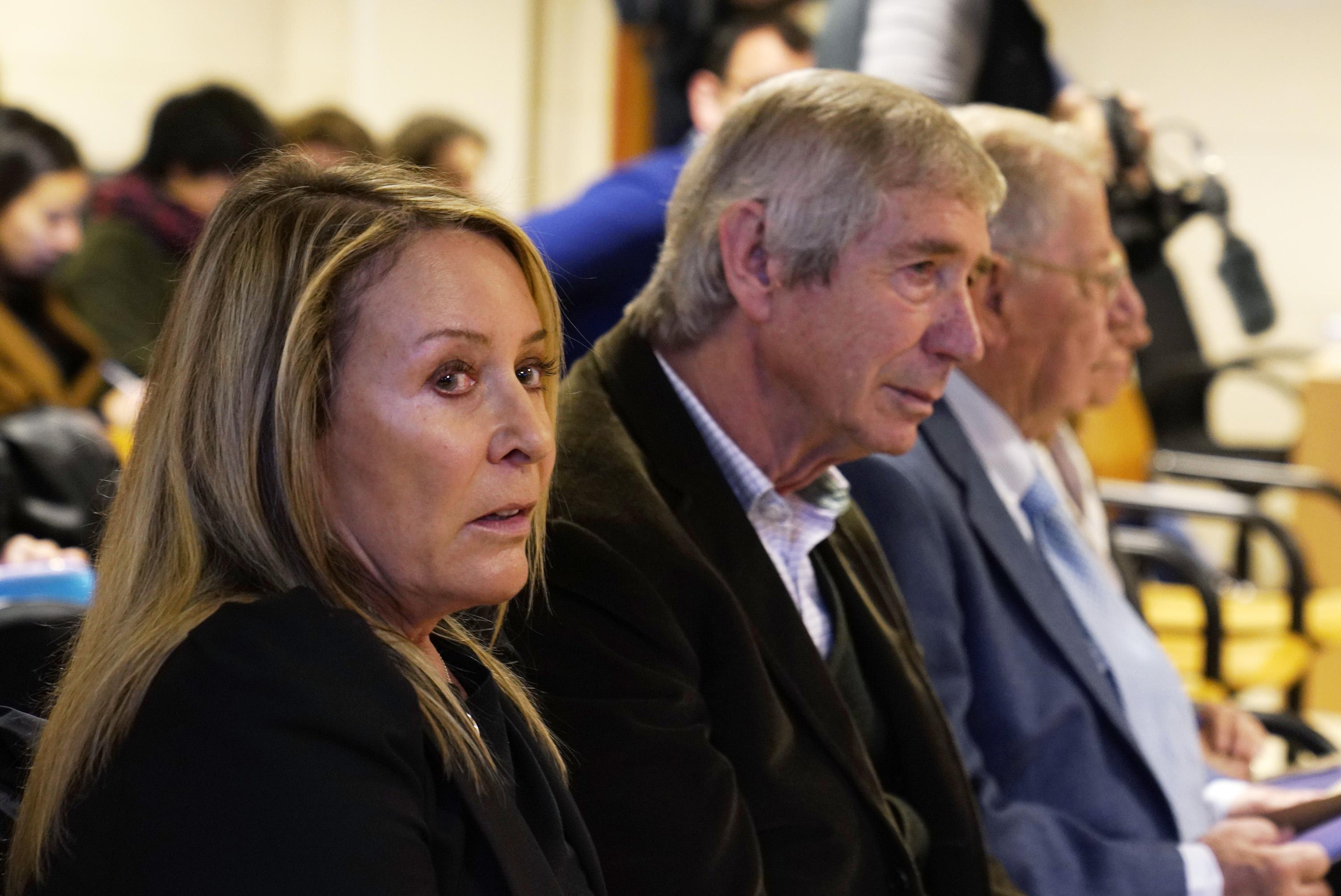 La viuda de Camilo José Cela, Marina Castaño, se sienta en el banquillo de los acusados junto al exdirector gerente de la Fundación Camilo José Cela