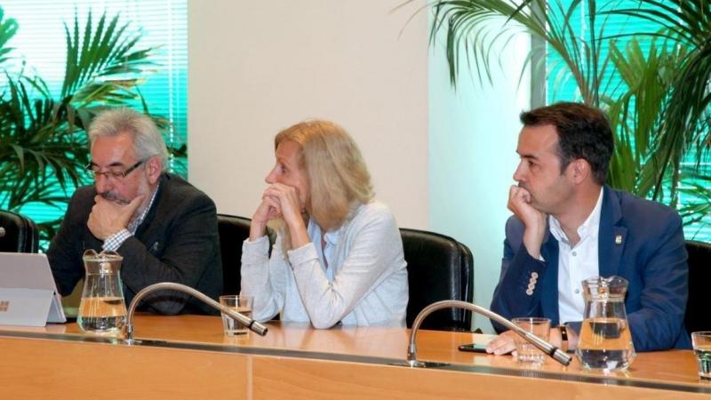 Horacio Rico, a la izquierda, y Ana Rojas, en el Pleno del Ayuntamiento de Alcobendas