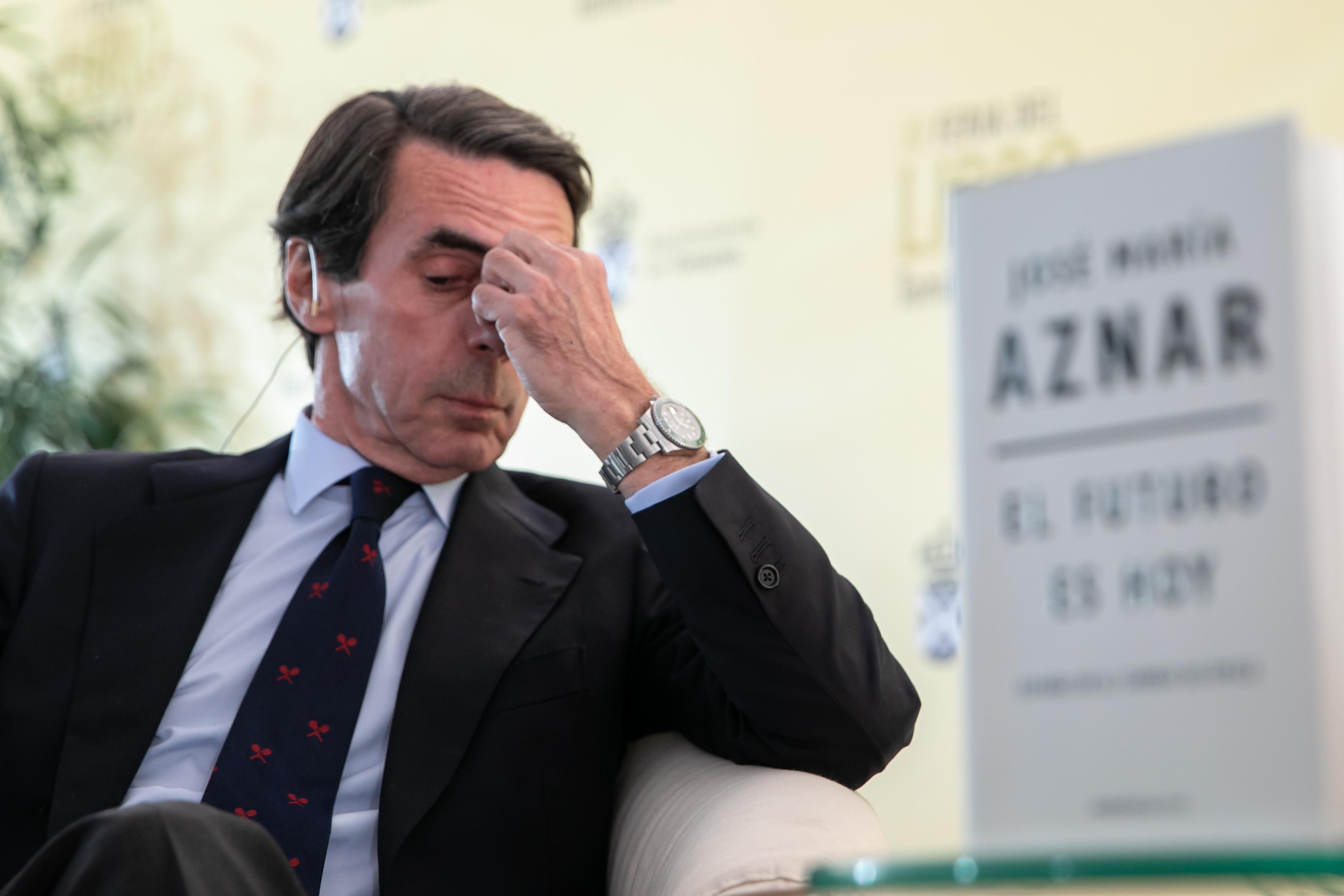 El expresidente del Gobierno y presidente de la Fundación FAES José María Aznar presenta su último libro 'El futuro es hoy' en la XI Feria del Libro de Tomares (Sevilla) - EuropaPress