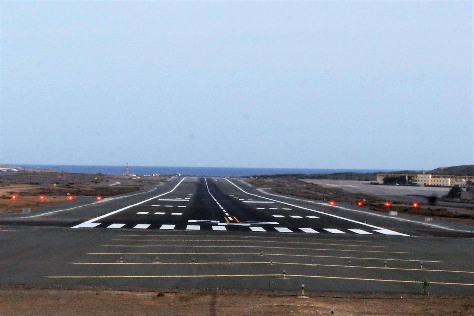 Pista del aeropuerto de Gran Canaria - Aena