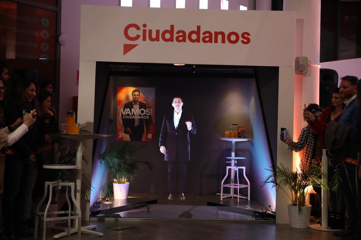 Inicio de campaña de Albert Rivera a modo de holograma